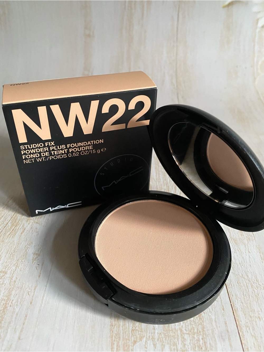 NW22 ~ MAC Studio Fix Powder Plus Foundation, Full Sz 15g ORIGINAL Formula NIB